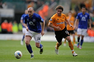 McFadden vs. Hunt: A Premier League Battle at Molineux