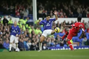 Images Dated 8th November 2005: Mikel Arteta
