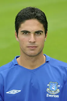 Images Dated 10th November 2005: Mikel Arteta