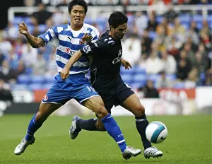 Mikel Arteta: Everton's Midfield Maestro in Action Against Reading, FA Premier League 2007