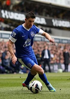 Images Dated 7th April 2013: Mirallas in Action: Tottenham vs. Everton, April 7, 2013 - PA Wire