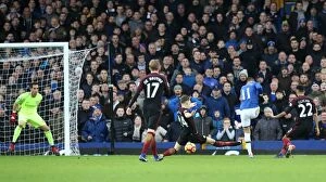 Images Dated 15th January 2017: Mirallas's Strike: Everton's Second Goal Against Manchester City