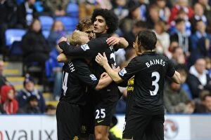 Images Dated 17th November 2012: Naismith and Fellaini's Unforgettable Goal Celebration: Everton at Reading (17-11-2012)