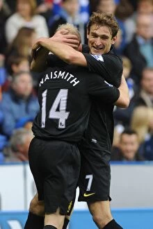 Images Dated 17th November 2012: Naismith and Jelavic's Thrilling Goal: Everton's Victory Over Reading (17-11-2012)
