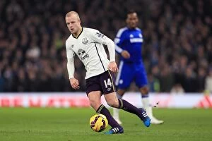 Images Dated 11th February 2015: Naismith vs. Chelsea: Everton's Star Forward Faces Off at Stamford Bridge