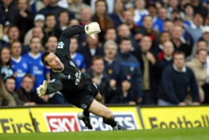 Images Dated 6th November 2004: Nigel Martyn makes a great save
