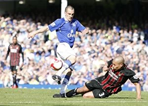 Images Dated 25th April 2009: Osman vs De Jong: Everton vs Manchester City, Barclays Premier League, 2009