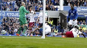 Images Dated 18th October 2014: Phil Jagielka's Stunner: Everton's First Goal Wins Against Aston Villa (Barclays Premier League)