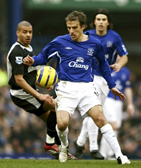Images Dated 11th February 2006: Phil Neville