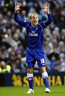 Images Dated 13th December 2008: Phil Neville Gives Instructions: Everton vs Manchester City (08/09)
