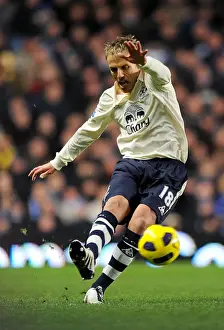 Phil Neville vs. Chelsea: Tense Face-Off at Stamford Bridge (4 December 2010, Premier League)