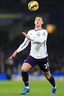 Football Full Length Fulllength Prints: Ross Barkley in Action: Premier League Clash at Stamford Bridge - Chelsea vs. Everton