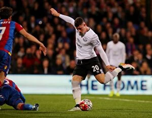 Images Dated 13th April 2016: Ross Barkley Goes for Glory: Everton's Attack at Crystal Palace's Selhurst Park