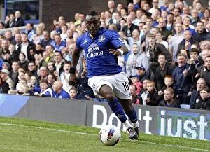 Images Dated 10th September 2011: Royston Drente's Debut: Everton vs. Aston Villa, Barclays Premier League
