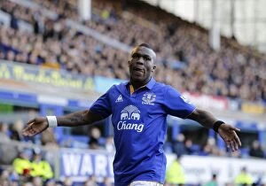 Images Dated 18th February 2012: Royston Drenthe Fires Up Goodison Park: Everton's FA Cup Fifth Round Showdown Against Blackpool