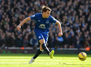 Framed Print : Seamus Coleman in Action: Arsenal vs. Everton, Premier League - Emirates Stadium Framed Print : Seamus Coleman in Action: Arsenal vs. Everton, Premier League - Emirates Stadium