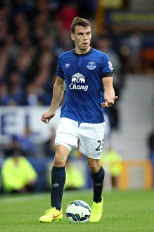 Full Length Prints: Seamus Coleman in Action: Everton vs Chelsea, Premier League - Goodison Park