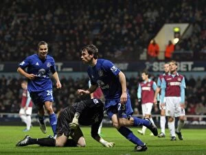 Images Dated 28th December 2010: Seamus Coleman's Dramatic Last-Minute Winner: Everton's Thrilling Victory at West Ham United (BPL)