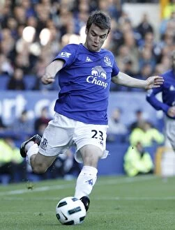 Images Dated 22nd May 2011: Seamus Coleman's Thrilling Last-Minute Winner: Everton vs. Chelsea (22 May 2011), Goodison Park