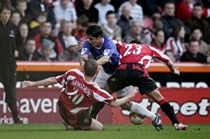 Sheffield Utd v Everton Gallery: Sheffield United v Everton - Mikel Arteta in action against Chris Armstrong and Ahmed Fathi