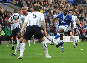 Evertonselection Collection: Soccer - Barclays Premier League - Bolton Wanderers v Everton - Reebok Stadium