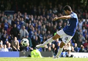 Mikel Arteta Collection: Soccer - Barclays Premier League - Everton v Manchester United - Goodison Park