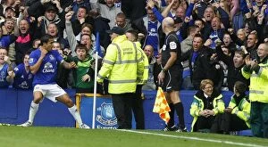 Tim Cahill Collection: Soccer - Barclays Premier League - Everton v Liverpool - Goodison Park