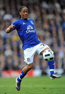 Images Dated 25th September 2010: Soccer - Barclays Premier League - Fulham v Everton - Craven Cottage