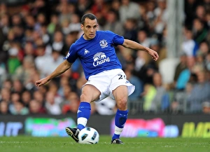 Leon Osman Collection: Soccer - Barclays Premier League - Fulham v Everton - Craven Cottage
