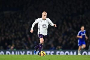 Images Dated 11th February 2015: Steven Naismith in Action: Premier League Showdown at Stamford Bridge - Chelsea vs. Everton