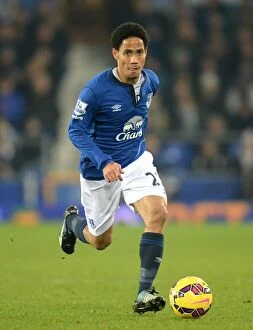 Images Dated 3rd December 2014: Steven Pienaar in Action: Everton vs Hull City, Barclays Premier League at Goodison Park
