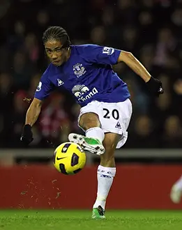 Steven Pienaar: Everton's Dynamic Midfield Maestro