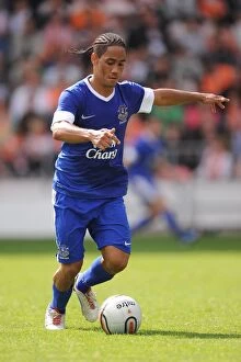 Images Dated 5th August 2012: Steven Pienaar Pays Tribute to Keith Southern at Everton's Testimonial Match vs