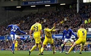 Images Dated 2nd March 2013: Steven Pienaar Scores Everton's Second Goal: Everton 3-1 Reading (02-03-2013)