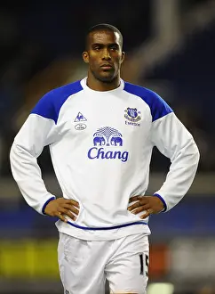 Framed Print : Sylvain Distin's Heroic Performance: Everton vs Arsenal (BPL, 21 March 2012) Framed Print : Sylvain Distin's Heroic Performance: Everton vs Arsenal (BPL, 21 March 2012)