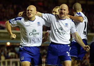 Images Dated 13th November 2004: Thomas Gravesen celebrates with Lee Carsley