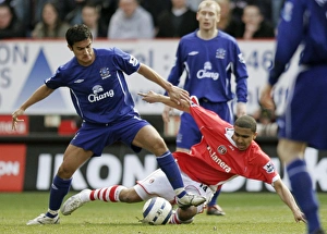 Charlton v Everton Collection: Tim Cahill