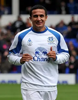 Framed Print : Tim Cahill's Intense Pre-Match Focus: Everton vs Manchester City (07 May 2011, Goodison Park) Framed Print : Tim Cahill's Intense Pre-Match Focus: Everton vs Manchester City (07 May 2011, Goodison Park)