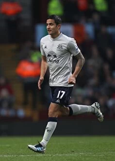 Images Dated 14th January 2012: Tim Cahill's Thunderbolt: Everton's Victory at Aston Villa, Premier League (14 January 2012)
