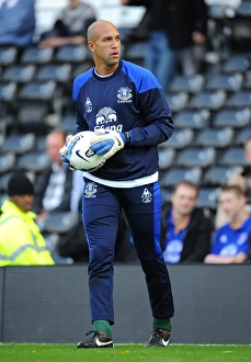 Framed Print : Tim Howard in Action: Everton vs. Fulham, Barclays Premier League (23 October 2011) Framed Print : Tim Howard in Action: Everton vs. Fulham, Barclays Premier League (23 October 2011)