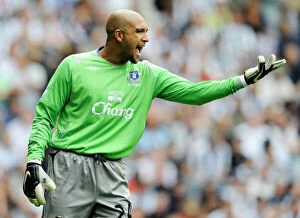 Images Dated 23rd August 2008: Tim Howard in Action: Everton vs. West Bromwich Albion, Barclays Premier League (2008)