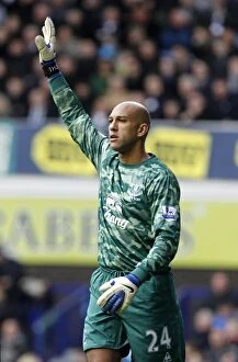 Images Dated 29th October 2011: Tim Howard's Heroic Performance: Everton vs Manchester United