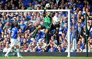 Images Dated 7th May 2011: Tim Howard's Heroic Save: Everton vs. Manchester City's Mario Balotelli (07 May 2011)