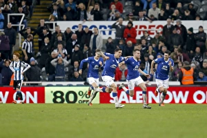 Framed Print : Tom Cleverley Scores First Goal for Everton at St. James Park Against Newcastle United
