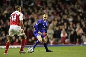 Images Dated 27th May 2005: Tony Hibbert marks Thierry Henry