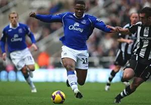 Newcastle V Everton Prints: Victor Anichebe: Everton's Determined Performance Against Newcastle United (08/09)