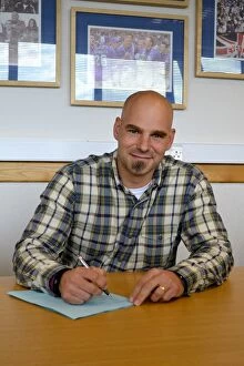 Images Dated 7th June 2010: Welcome Marcus Hahnemann: Everton Football Club's Newest Goalkeeping Signing
