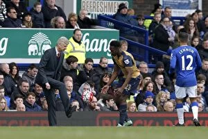 Images Dated 19th March 2016: Wenger's Unconventional Intervention: Everton vs. Arsenal at Goodison Park